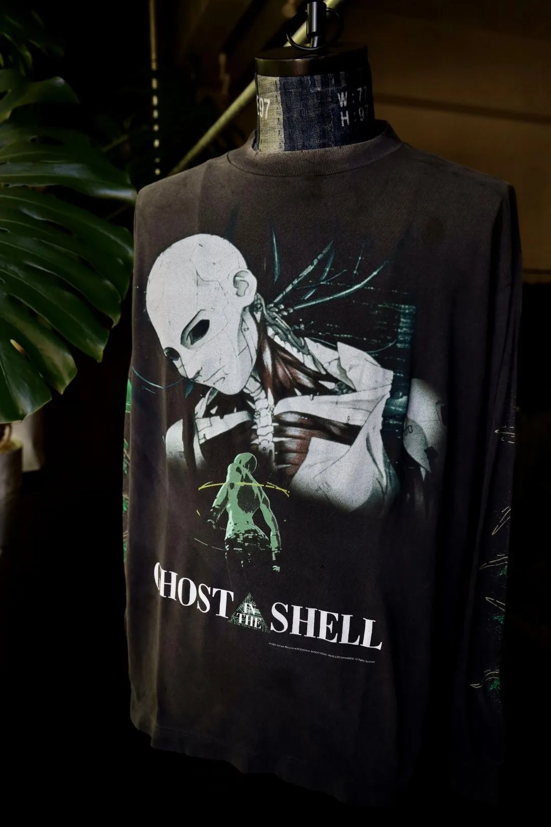 SAINT Mxxxxxx × GHOST IN THE SHELL Ghost in the Shell GS_LS TEE/GITS/BLK Big IP Ghost in the Shell co-branded model Motoko Kusanagi takes a bath Retro distressed long sleeves Ready-to-wear Assute dyeing All parts of the horse spray fade/replacement fade Correct accessories Joint LOGO wash mark/main mark/cherub mark Super complex printing reproduction Super long drawing/pattern making cycle Handmade graffiti made dirty